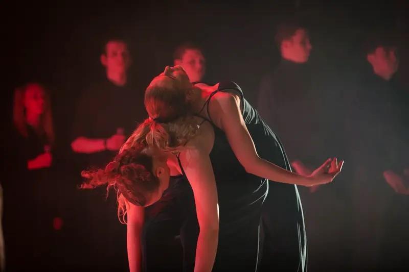 Elevar på dans - Klikk for stort bilete